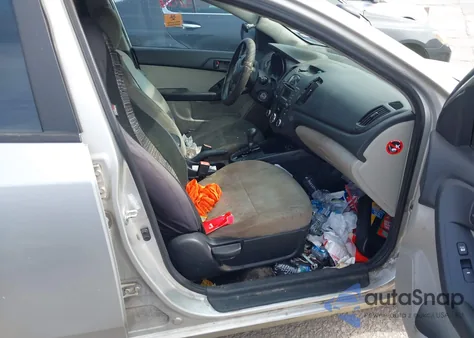 2010 Kia Forte Ex z USA, uszkodzony, nr VIN KNAFU4A27A5068514